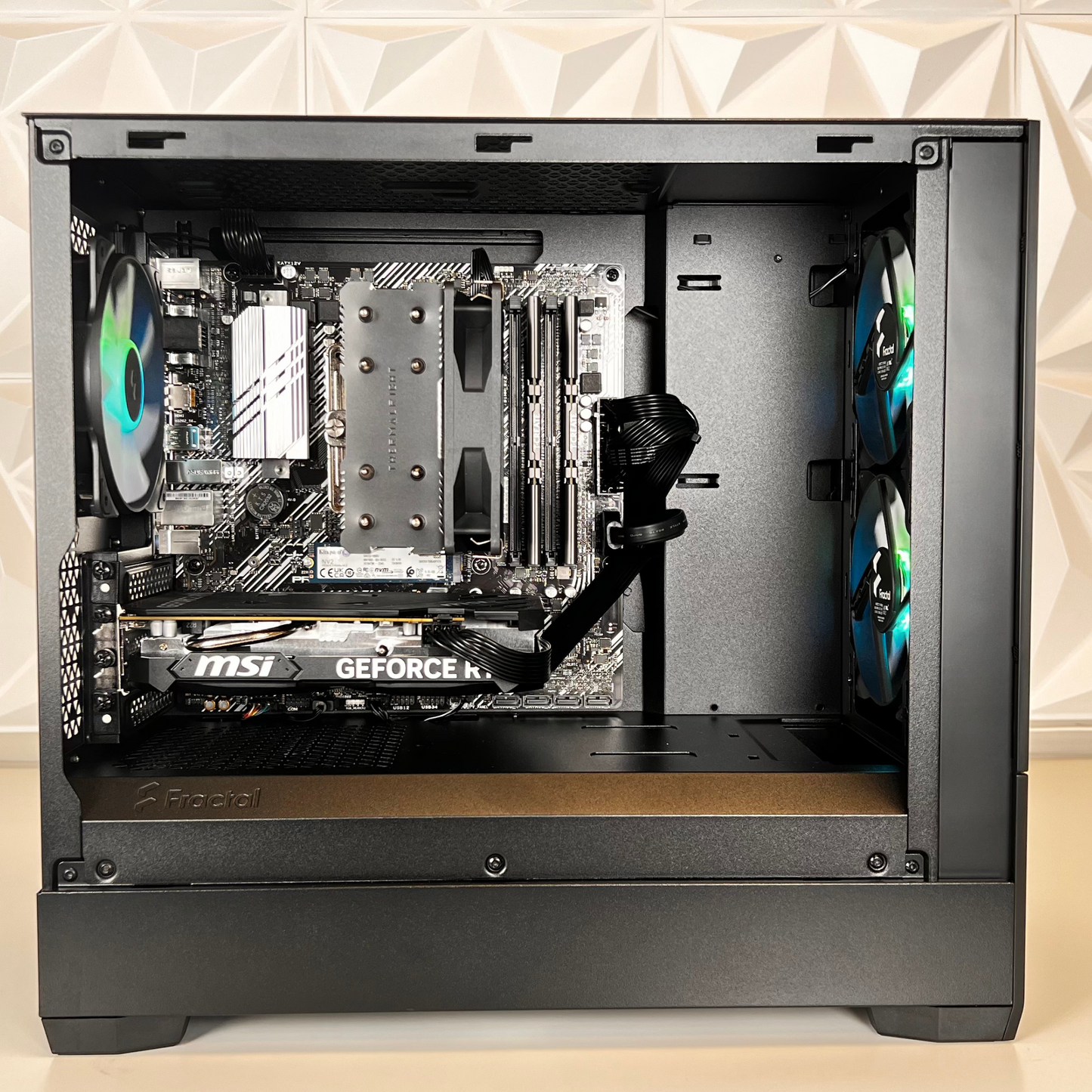 PCxtend AIR Gaming Pc (Ryzen 5 5600 - RTX 4060 - 1TB SSD - 32GB RAM - Win 11 Pro)